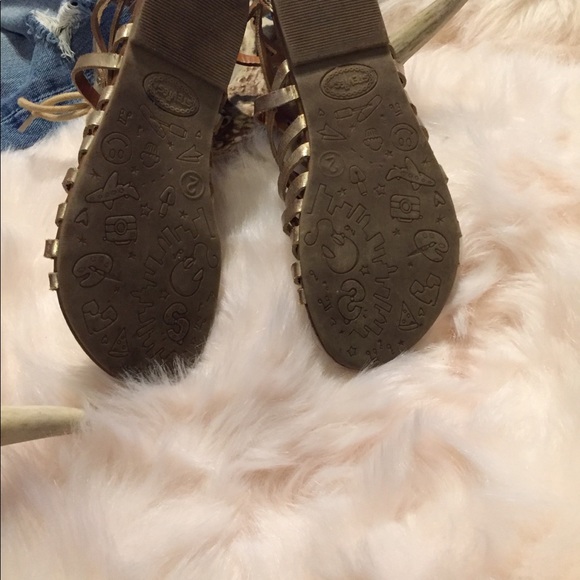 Shoestrings sandals girls size 2 - Picture 3 of 5